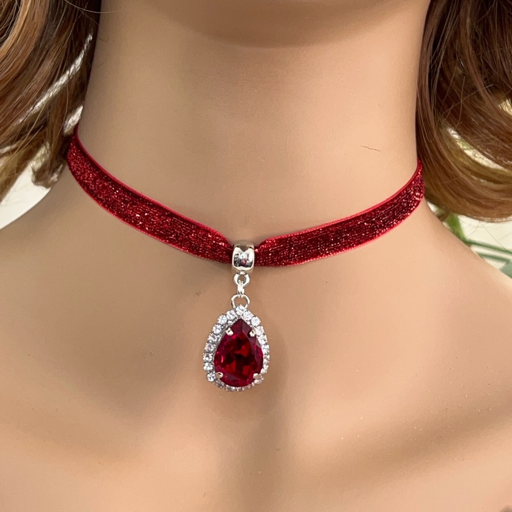 Elegant Red Choker Necklace with Teardrop Pendant NEW handmade